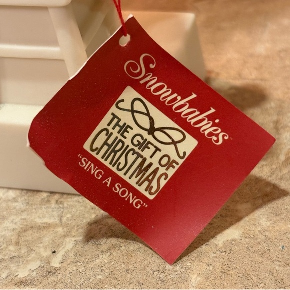 Department 56 Snowbabies 2001 “Sing A Song”. - Picture 5 of 10